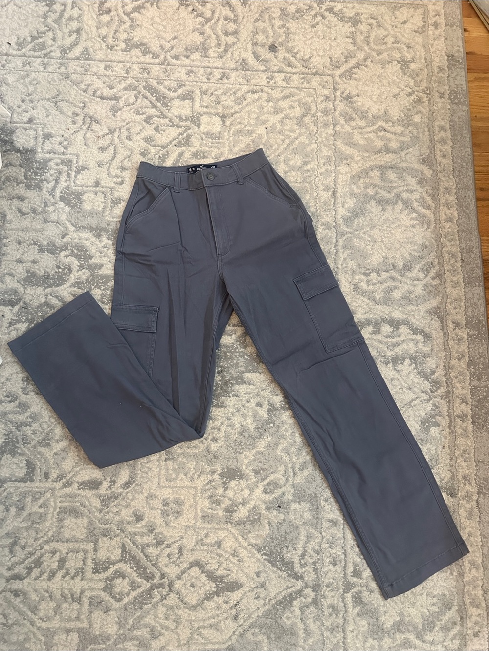 Holister womens Cargo Pants – Charcoal Gray w26R